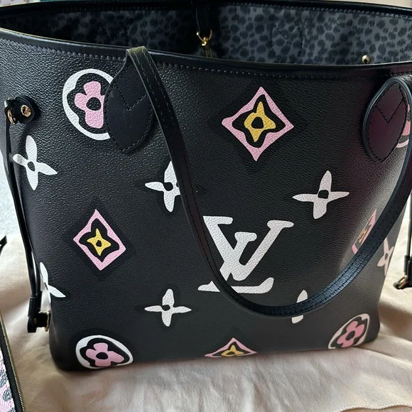 LOUIS VUITTON 
Monogram Giant Wild at Heart Neverfull MM Black - Picture 7 of 16